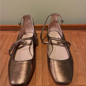 Elegant Gold Women's Mary Jane Shoes